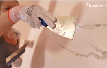 Naprawa pęknięć na ścianach i stropach oraz zamocowań konstrukcyjnych